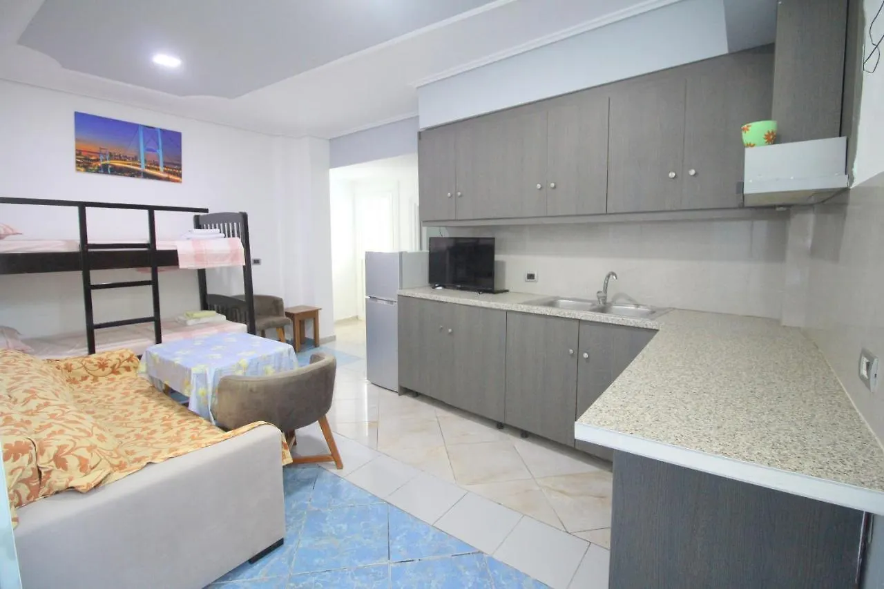 סרנדה Andy Apartments אלבניה