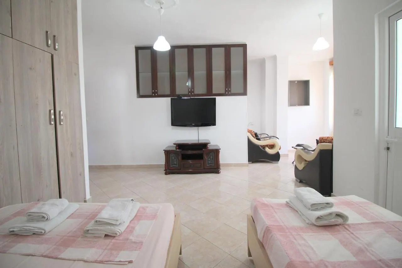סרנדה Andy Apartments