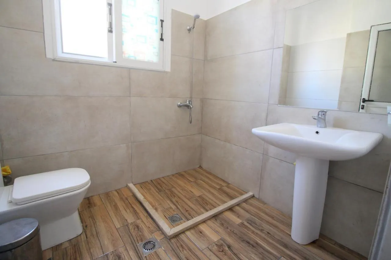 סרנדה Andy Apartments אלבניה