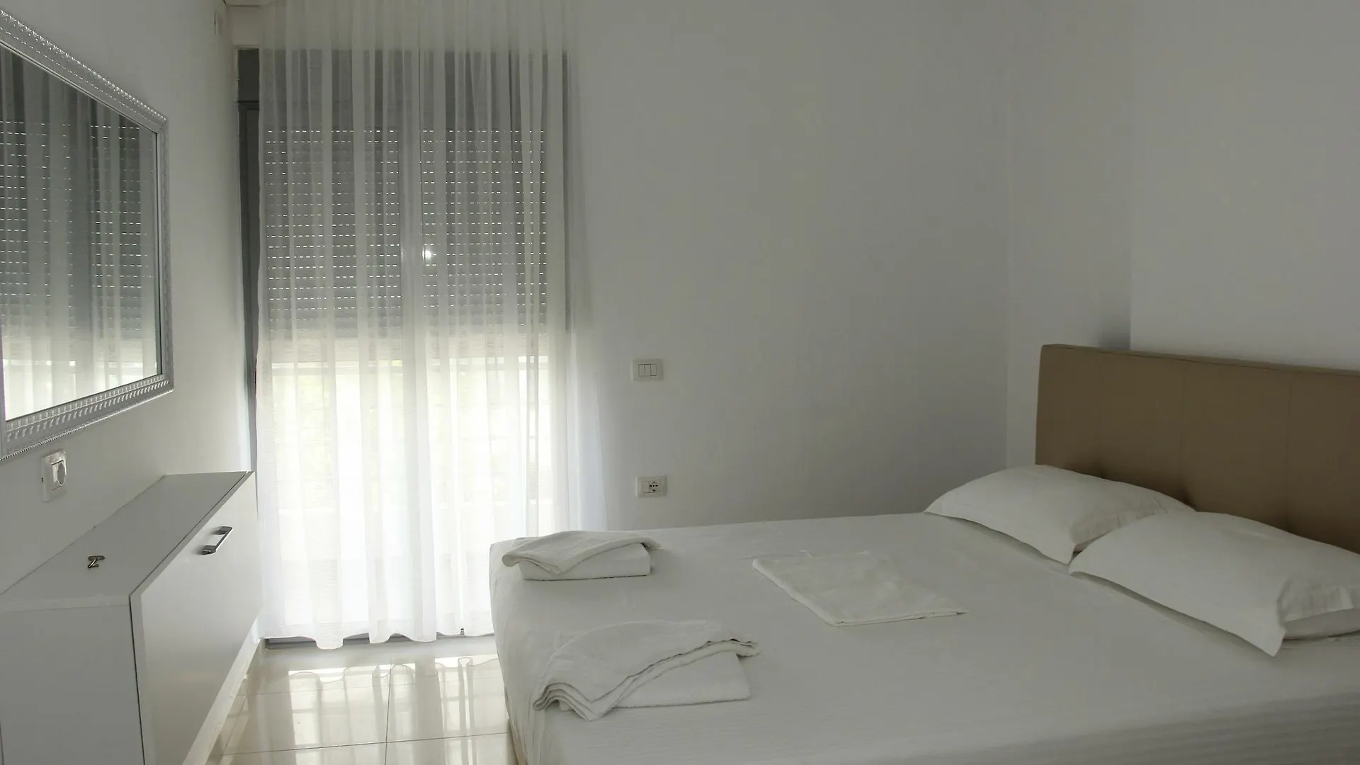 סרנדה Andy Apartments